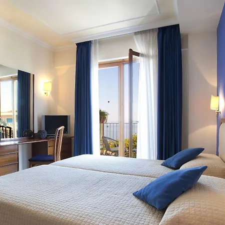 Tirrenia Hotel 4*