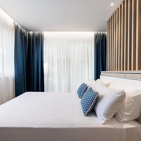 Отель Tirrenia 4*