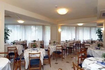 Tirrenia فندق