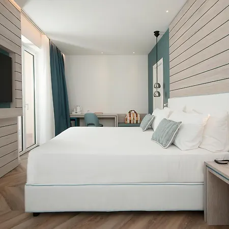 Tirrenia Hotel 3*